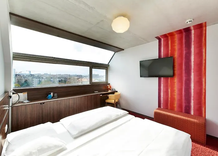 Simm's - Cityhotel Next To Metro U3 Otel 4*