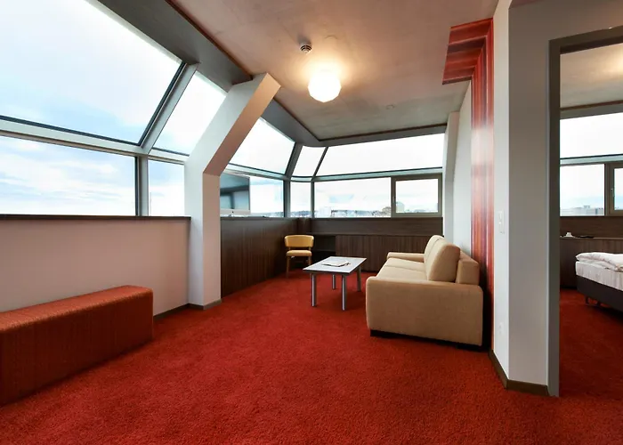 Simm's - Cityhotel Next To Metro U3 Otel 4*