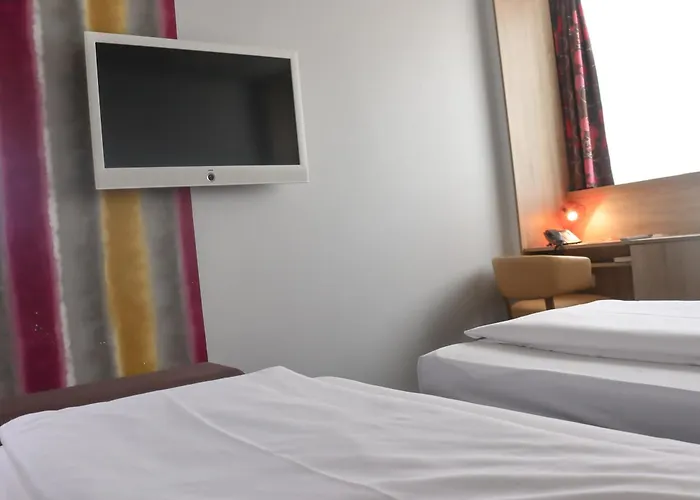 Simm's - Cityhotel Next To Metro U3 ホテル