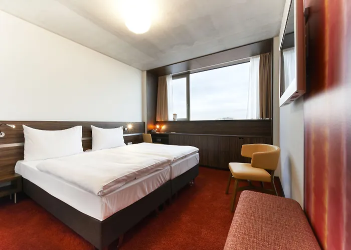 Otel Simm's - Cityhotel Next To Metro U3 4*