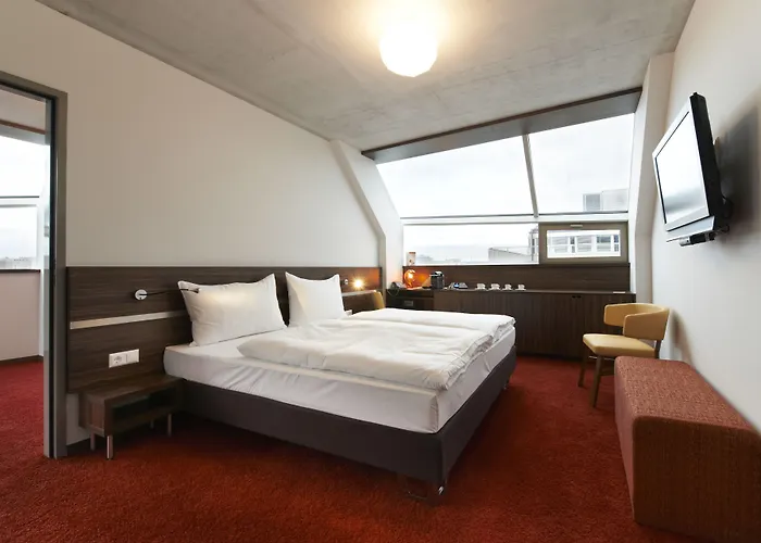 Simm's - Cityhotel Next To Metro U3 4*