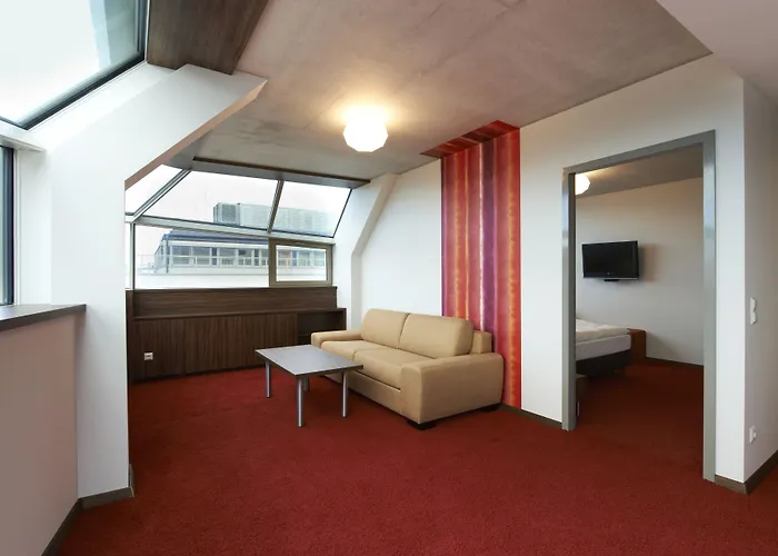 Simm's - Cityhotel Next To Metro U3 4*