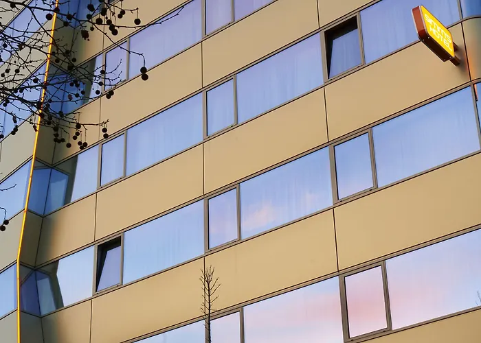 Otel Simm's - Cityhotel Next To Metro U3 4*