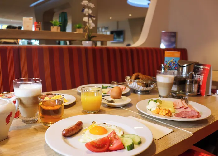 Simm's - Cityhotel Next To Metro U3 Hotel 4*